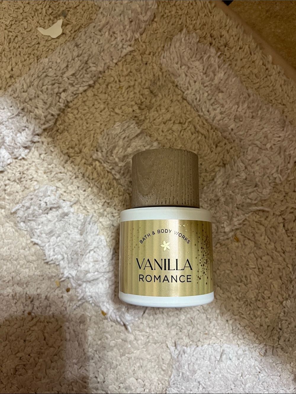 Bath & Body Works Vanilla Romance Fragrance Mist - Metallic Gold Bottle